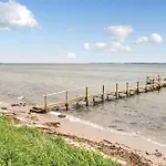 Two-bedroom In Holiday home *